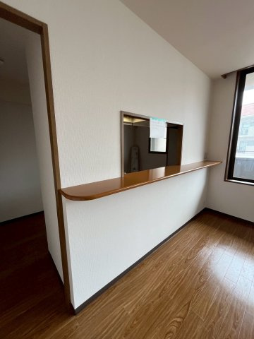 白鷹苦楽園マンションの居間・リビング