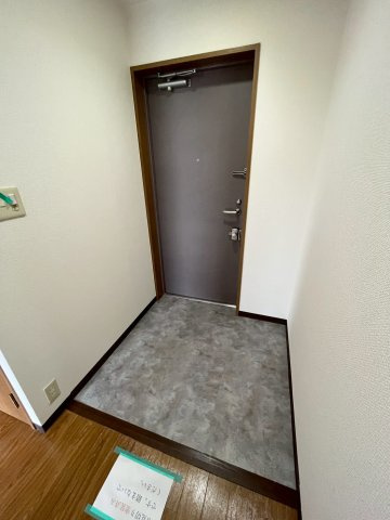 白鷹苦楽園マンションの玄関