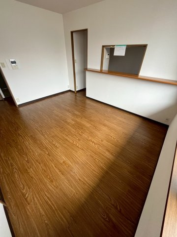 白鷹苦楽園マンションの居間・リビング