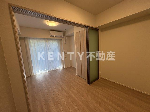 【居間・リビング】 | ベルファース品川大井町 | こちらの居間で趣味の時間をお楽しみください