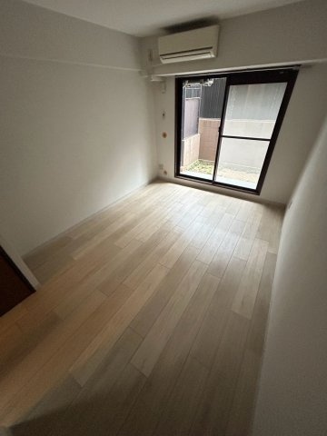 ローテローゼ本山の洋室