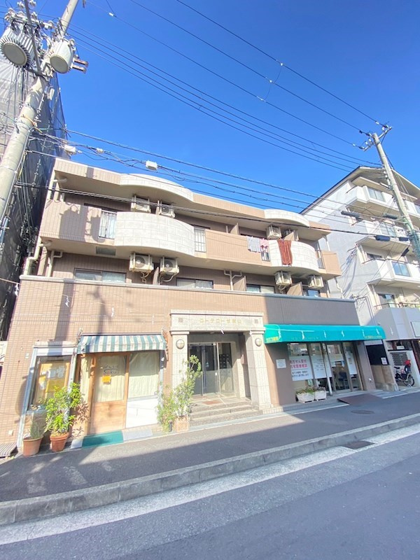 ローテローゼ本山の外観