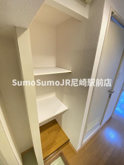 猪名寺パークマンションⅠの収納|ちょっとした収納スペースも充実しています