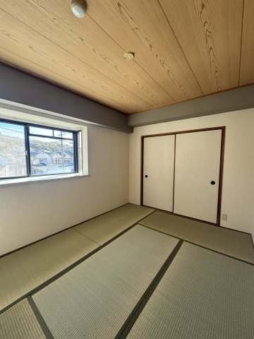 シャトレンうぐいすの和室