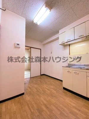 【居間・リビング】 | 　ラ・フォーレ古川橋 | 使いやすいキッチンスペースです