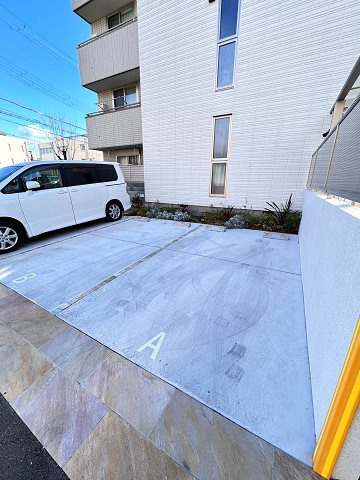 スマートコート西宮ANNEXの駐車場