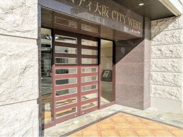 サムティ大阪CITY WESTのエントランス