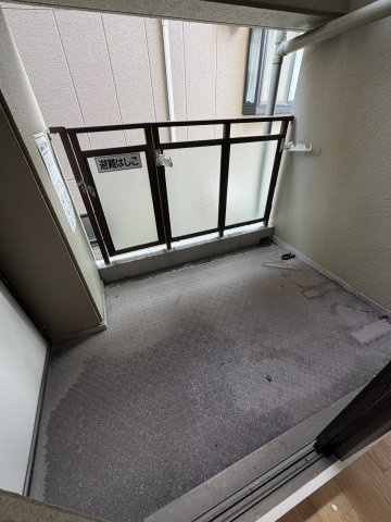 ハピネス東須磨のバルコニー