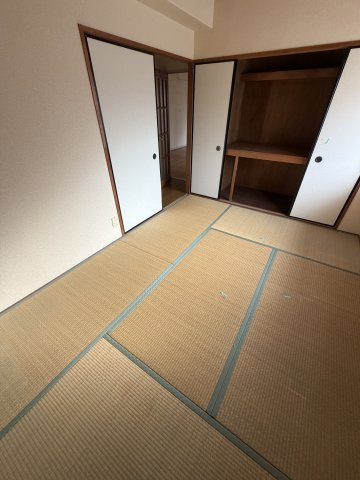 ハピネス東須磨の和室