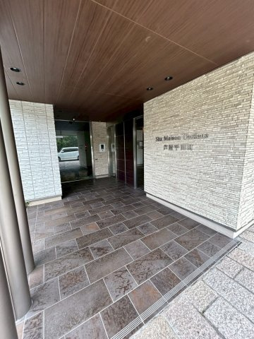 シャーメゾンガーデンズ芦屋平田町のエントランス