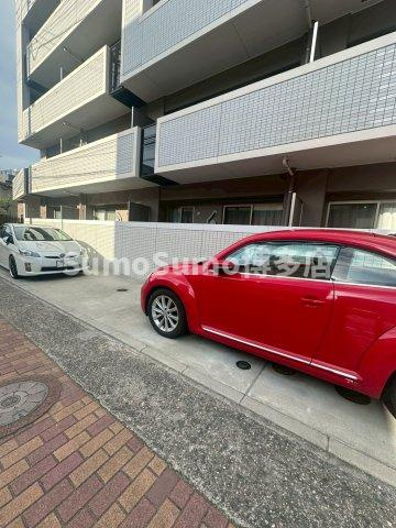 レトワール小笹の駐車場