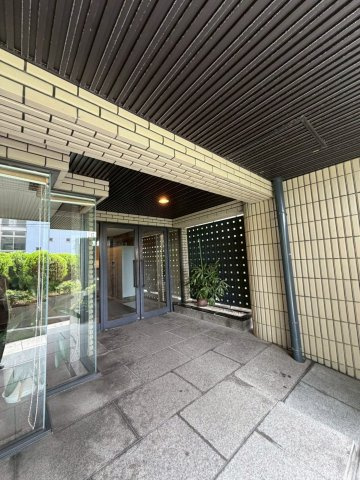芦屋ガーデンのエントランス