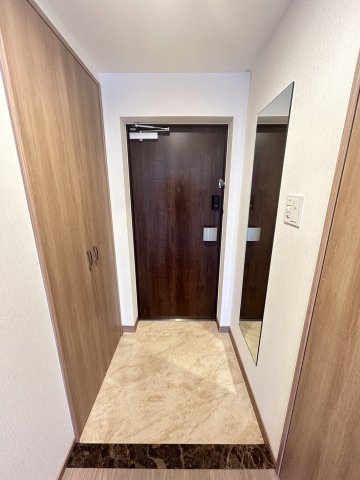 プレジオ北浜の玄関