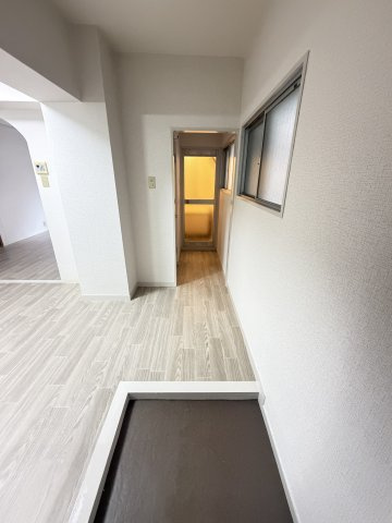ハイツ生田の玄関