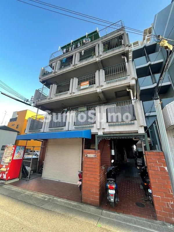 サンシャトー板宿の外観