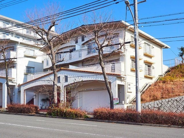 落合ハイツ B棟の外観