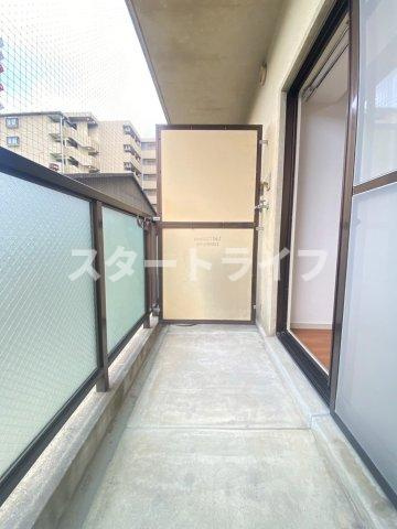 大阪市東淀川区下新庄３丁目の賃貸マンションのバルコニー