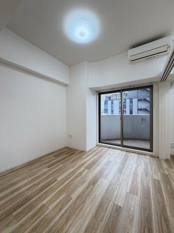 セレニテ難波プリエの居間・リビング