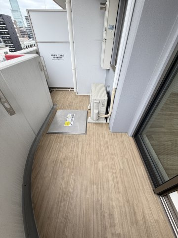 セレニテ難波プリエのバルコニー