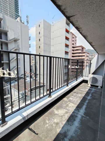 旭通ことぶきビルのバルコニー