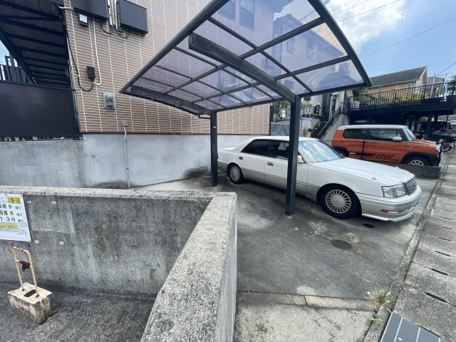 エルピソⅠの駐車場