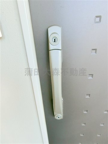 レジディア大森東の玄関