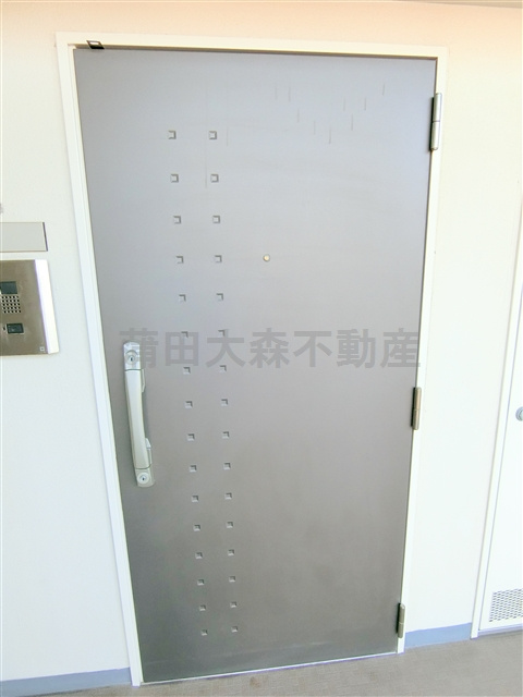 レジディア大森東の玄関