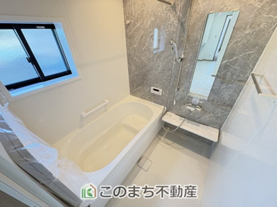 【浴室】 | ワイウッドコート小山市粟宮第2期　 | お風呂は足を伸ばしてゆったり入浴できる1坪タイプ☆