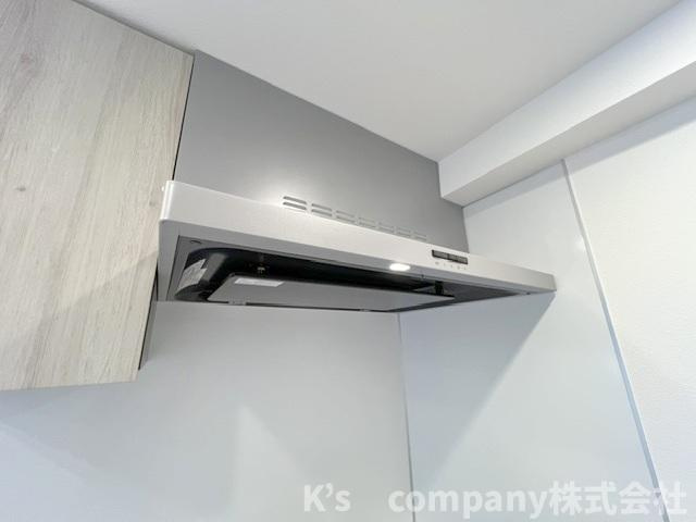 ◎藤沢市鵠沼海岸5丁目　レーベン鵠沼海岸のキッチン|お手入れのしやすいスリムタイプのレンジフード☆