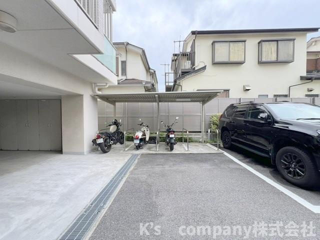◎藤沢市鵠沼海岸5丁目　レーベン鵠沼海岸の駐輪場|駐輪スペース◇