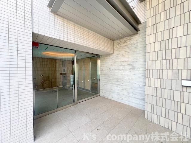 ◎藤沢市鵠沼海岸5丁目　レーベン鵠沼海岸のエントランス|マンション入り口◇