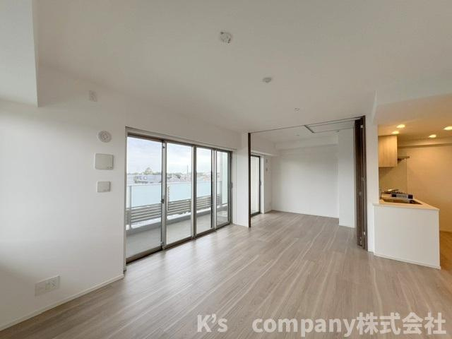 ◎藤沢市鵠沼海岸5丁目　レーベン鵠沼海岸の居間・リビング|リビングスペース◇ゆったりとした空間で隣接している洋室があります◇