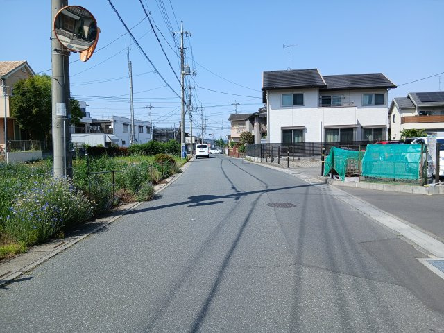 東松山市若松町1丁目　土地62坪の前面道路含む現地写真