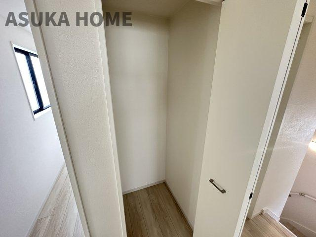 緑区北八朔町戸建の収納|2階にも廊下収納！お好みの家具を入れて家族のコートをかけたりファミリークローゼットのようにも使えます