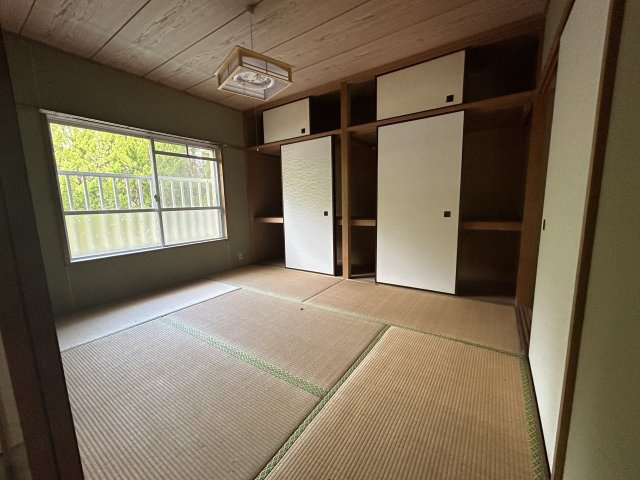 宮崎県日南市 １棟アパートの和室|収納もあり、単身者からカップルまで幅広く対応できます。