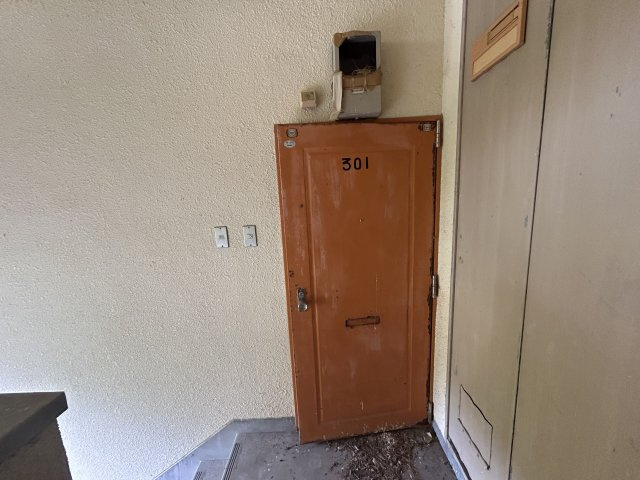 宮崎県日南市 １棟アパートの玄関
