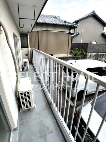 【バルコニー】 | コーポいちかわ | 外からの目が気にならないバルコニーで洗濯物が干せます