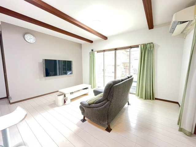 富里市七栄　中古戸建の居間・リビング|2026年6月20日撮影