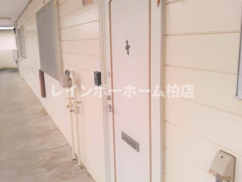 【仲介手数料：50％OFF】対象物件！のその他共用部分|玄関ドア前です