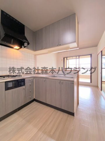 【居間・リビング】 | 　長楽ビル | おしゃれな居間です
