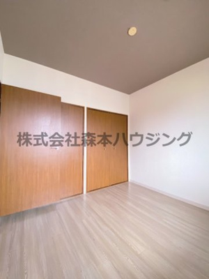 【洋室】 | 　長楽ビル | 個人の部屋や寝室として使える洋室です