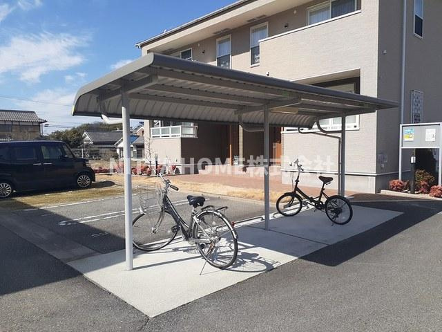 丹波篠山市野中のアパートのその他共用部分|屋根付きの駐輪場は無料です★