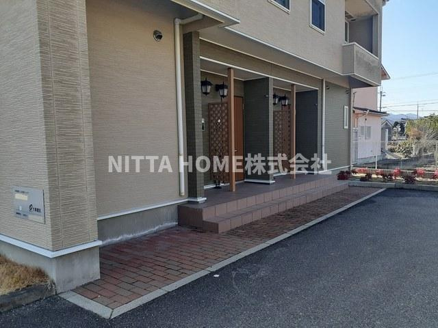 丹波篠山市野中のアパートのエントランス