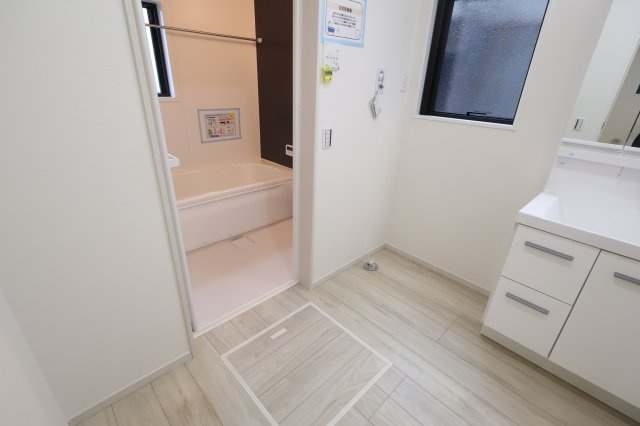 《仲介手数料無料》北区東大成町２丁目10-2新築一戸建て‎のランドリースペース
