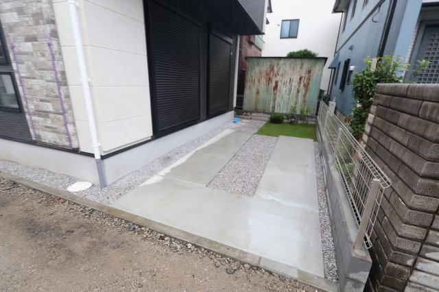 《仲介手数料無料》北区東大成町２丁目10-2新築一戸建て‎の駐車場