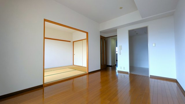 【居間・リビング】 | ＷＥＳＴヒルズ関空泉南ハイツ1