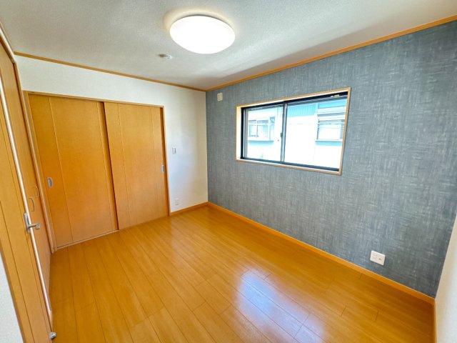 堺市西区鳳西町２丁の洋室