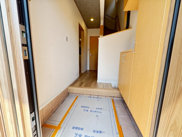 堺市西区鳳西町２丁の玄関
