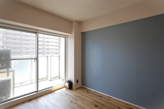 【内装】 | イトーピア鶴見 | 【洋室3：4.7帖】バルコニーに面したお部屋です☆