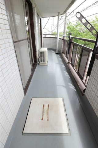 石塚ビルのバルコニー
